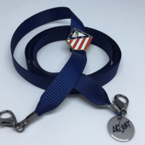 Pin ArtSkat del Atlético de Madrid con cinta azul